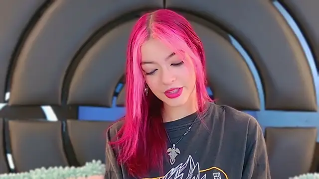 Snapshot of ElizabetthKitty chatting on 01.31.25 ElizabetthKitty online show from 01.31.25