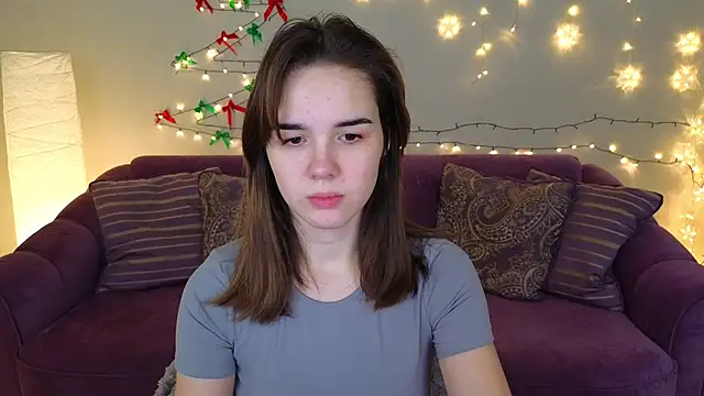 Snapshot of LindaRobertz chatting on 12.19.24 LindaRobertz online show from 12.19.24