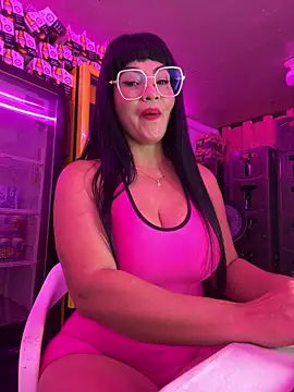 Hot beauty   online show from 04.14.26