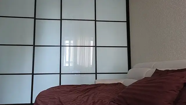 Snapshot of elsa_limerence chatting on 10.31.25 elsa limerence online show from 10.31.25