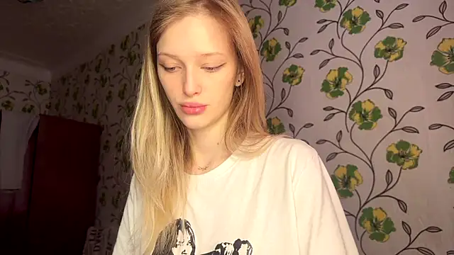 Snapshot of Evvie_Summn1 chatting on 05.07.26 Evvie Summn1 online show from 05.07.26