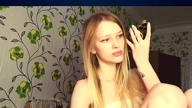 Snapshot of Evvie_Summn1 chatting on 05.30.26 Evvie Summn1 online show from 05.30.26