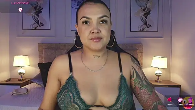 Snapshot of lyn_adamns chatting on 03.11.25 lyn adamns online show from 03.11.25