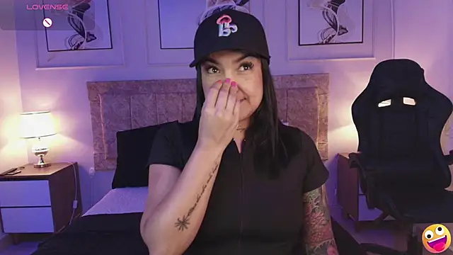 Snapshot of lyn_adamns chatting on 03.18.25 lyn adamns online show from 03.18.25