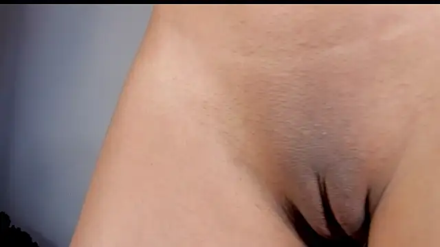 Snapshot of lilibluex chatting on 01.19.25 lilibluex online show from 01.19.25