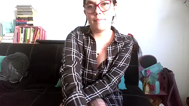 Snapshot of Tiramisu89 chatting on 10.29.25 Tiramisu89 online show from 10.29.25