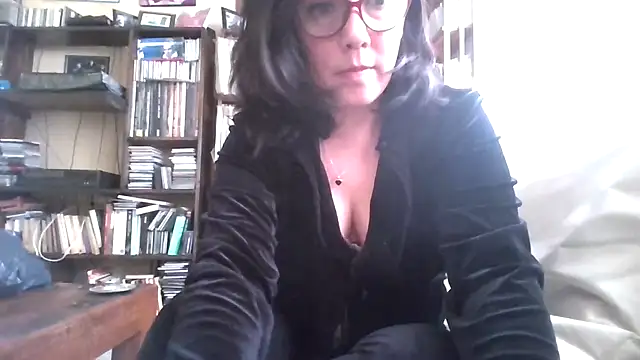 Snapshot of Tiramisu89 chatting on 11.23.25 Tiramisu89 online show from 11.23.25