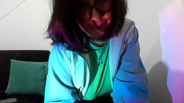 Snapshot of Tiramisu89 chatting on 11.26.25 Tiramisu89 online show from 11.26.25