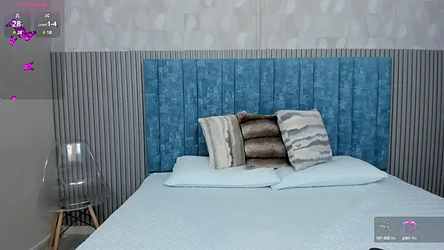 pretty sunlight  online show from 03.08.25