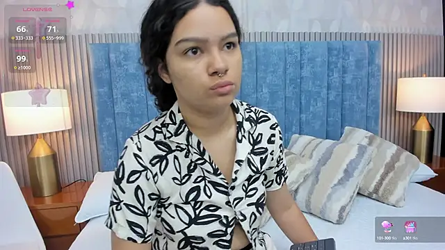 pretty sunlight  online show from 10.03.25