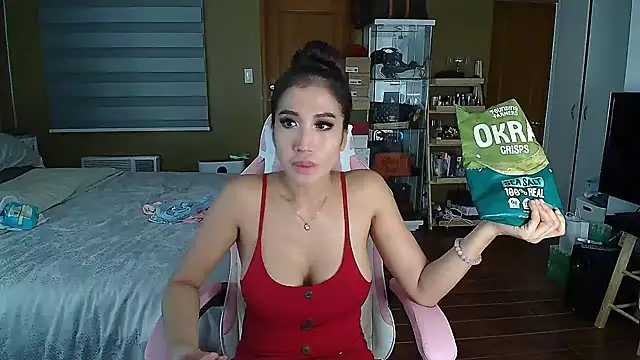 Snapshot of aya_saki chatting on 12.16.24 aya saki online show from 12.16.24