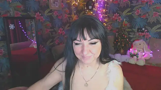 Snapshot of SusanLaNice chatting on 12.30.24 SusanLaNice online show from 12.30.24