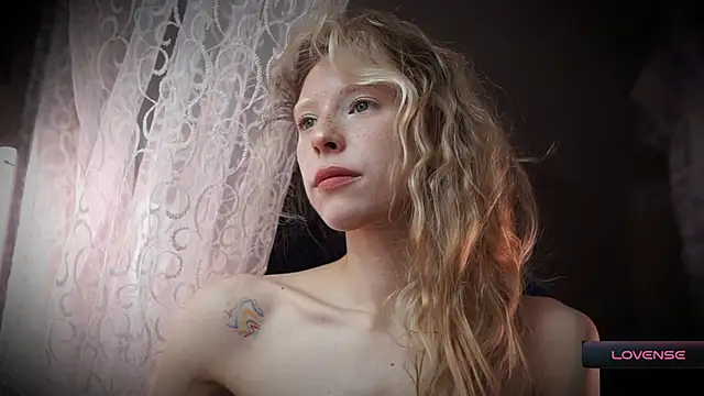  Phantom thread  online show from 11.25.25