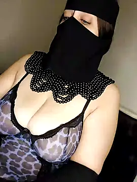 Snapshot of -Arab_milf- chatting on 12.29.24 -Arab milf- online show from 12.29.24