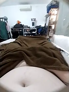 Snapshot of luluankle chatting on 10.05.25 luluankle online show from 10.05.25