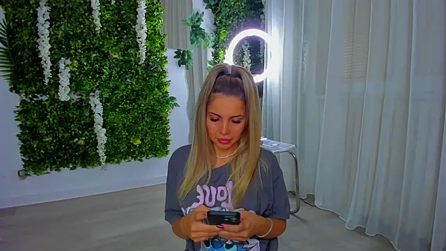 VivienCarter online show from 10.20.25