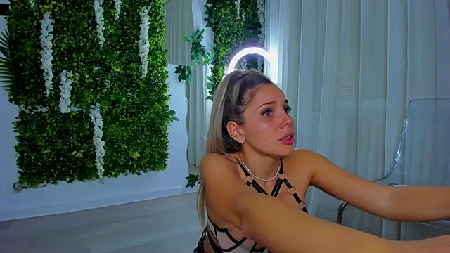 VivienCarter online show from 10.21.25