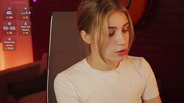 EllieCutes online show from 03.17.25