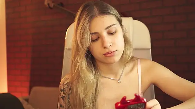 EllieCutes online show from 09.27.25