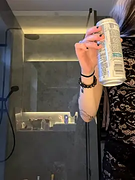 madelinexx online show from 10.23.25