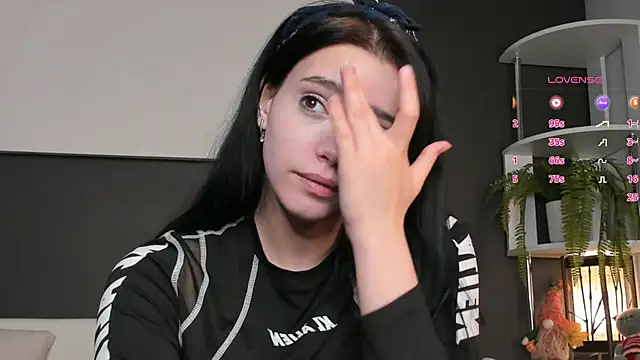 Snapshot of WildaBendell chatting on 01.22.25 WildaBendell online show from 01.22.25