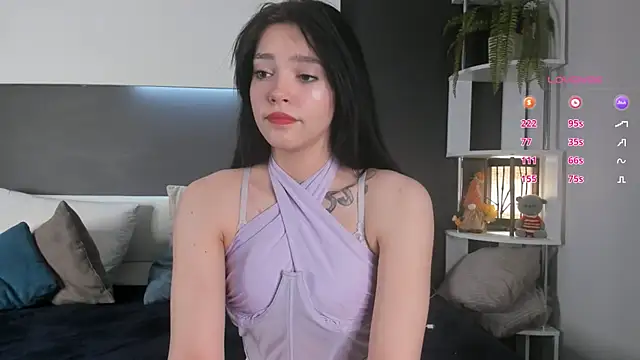 Snapshot of WildaBendell chatting on 02.01.25 WildaBendell online show from 02.01.25