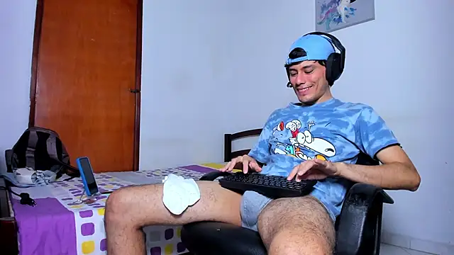 Huge latin cock online show from 12.22.24