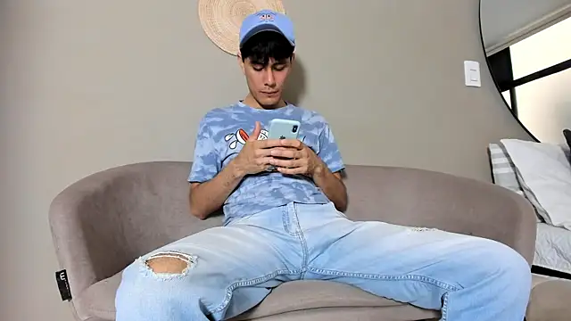 Huge latin cock online show from 02.09.25