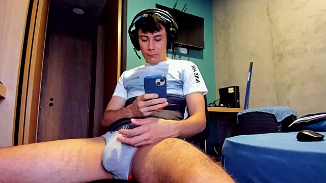 Huge latin cock online show from 06.24.26