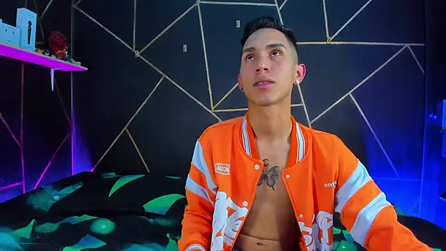 Snapshot of MillersKink chatting on 02.21.25 MillersKink online show from 02.21.25