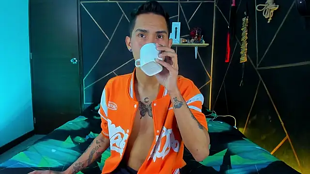 Snapshot of MillersKink chatting on 03.07.25 MillersKink online show from 03.07.25