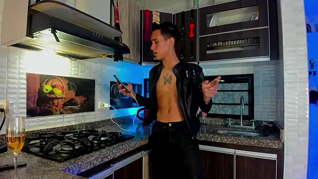 Snapshot of MillersKink chatting on 11.12.25 MillersKink online show from 11.12.25