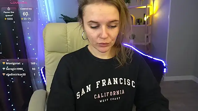 MaribelRiverr  online show from 12.26.24