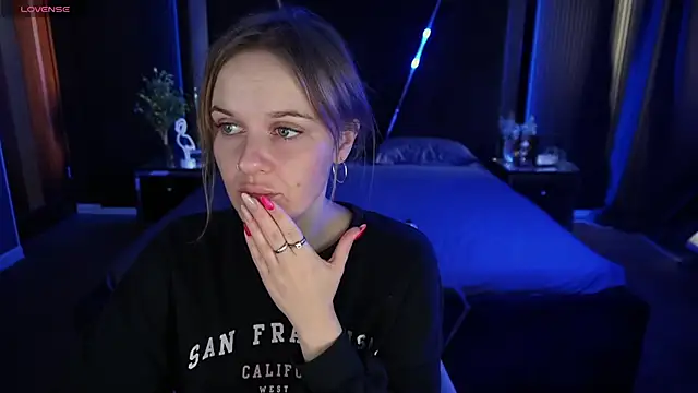 MaribelRiverr  online show from 09.26.25