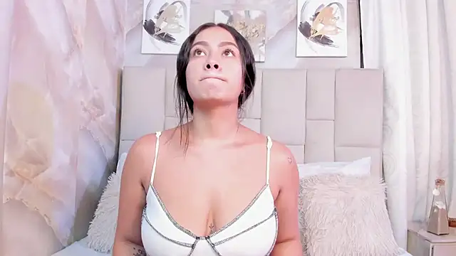 Jaslyn  Smith online show from 02.18.26