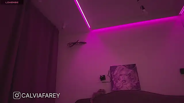 calviafarey online show from 02.13.25