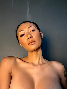 Snapshot of thai-dreamgirl chatting on 10.01.25 thai-dreamgirl online show from 10.01.25