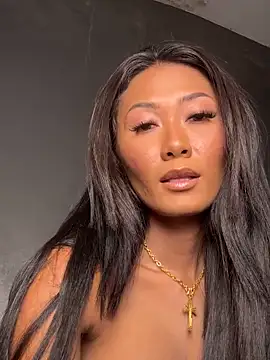 Snapshot of thai-dreamgirl chatting on 11.14.25 thai-dreamgirl online show from 11.14.25