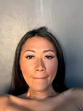 Snapshot of thai-dreamgirl chatting on 11.29.25 thai-dreamgirl online show from 11.29.25