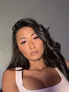 Snapshot of thai-dreamgirl chatting on 12.05.25 thai-dreamgirl online show from 12.05.25