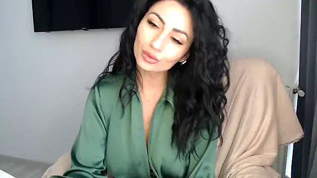 Snapshot of ElizabethAC chatting on 04.30.26 ElizabethAC online show from 04.30.26