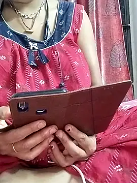 Snapshot of miss-Riy chatting on 04.25.26 miss-Riy online show from 04.25.26