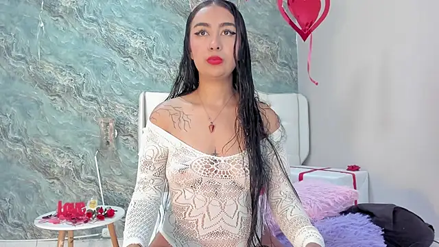 Snapshot of AntonellaQueenn chatting on 02.16.25 AntonellaQueenn online show from 02.16.25