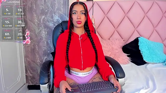 Snapshot of AntonellaQueenn chatting on 02.26.25 AntonellaQueenn online show from 02.26.25