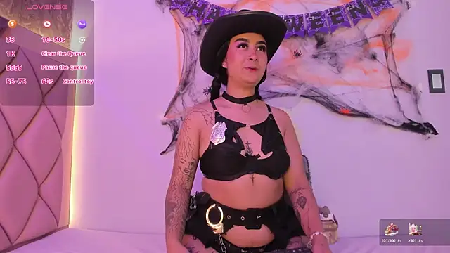 Snapshot of AntonellaQueenn chatting on 10.18.25 AntonellaQueenn online show from 10.18.25