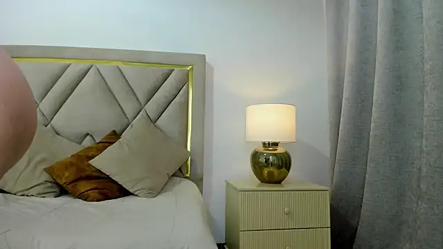 emily queen2 online show from 04.19.26