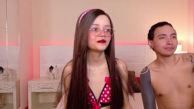 Snapshot of MARCUS_AND_HIKARY chatting on 01.10.25 MARCUS AND HIKARY online show from 01.10.25