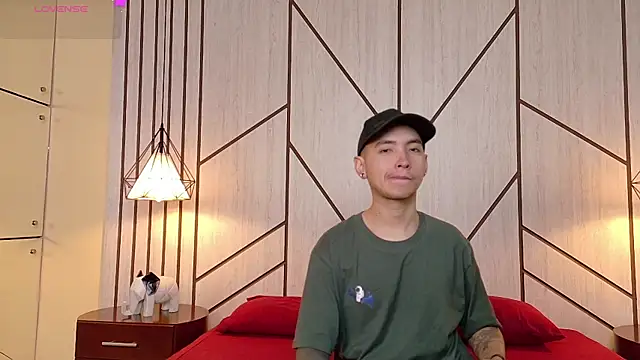 Snapshot of MARCUS_AND_HIKARY chatting on 02.12.25 MARCUS AND HIKARY online show from 02.12.25