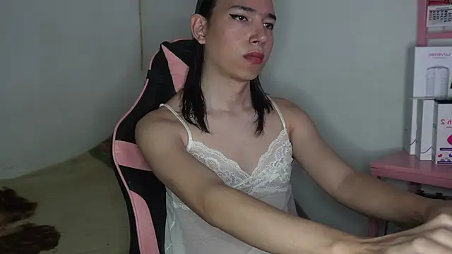 Snapshot of Flaream_angel chatting on 11.02.25 Flaream angel online show from 11.02.25