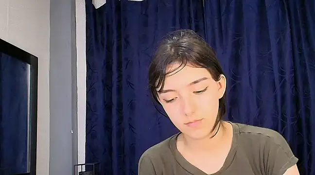 Snapshot of Marcelaa_fox chatting on 12.05.24 Marcelaa fox online show from 12.05.24